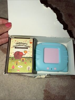 Happy World Card Early Education Device, an interactive talking flashcard toy